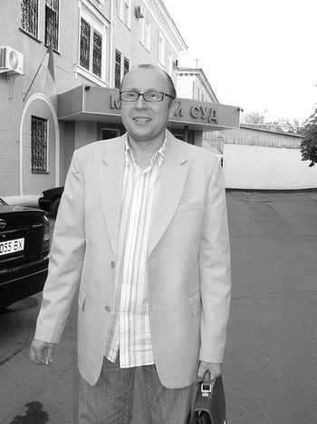 Юрист Сергей Поляков  подал в суд и выиграл судебную тяжбу в Краматорске.