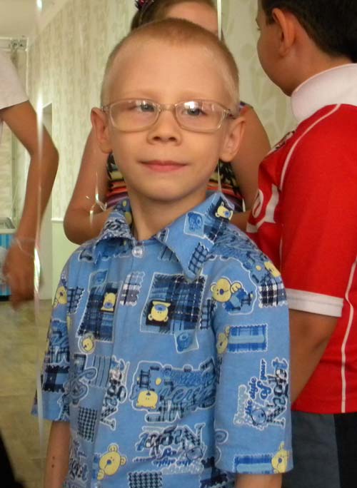 Артур Будась, в своих больших очках страшно похожий на Знайку из мультика «Приключения Незнайки», заявил, что будет Президентом. 