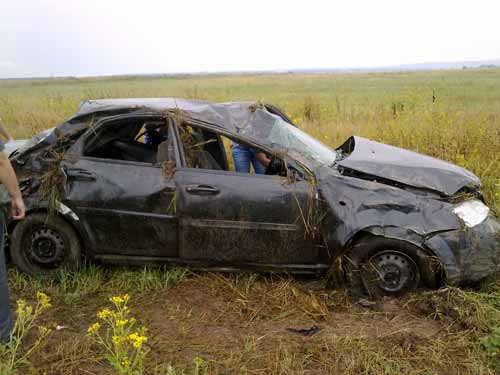 Автомобиль Chevrolet Роман, работая в службе такси, арендовал. Полная КАСКО на машины такси не распространяется. Да и подлежит ли теперь машина ремонту – большой вопрос