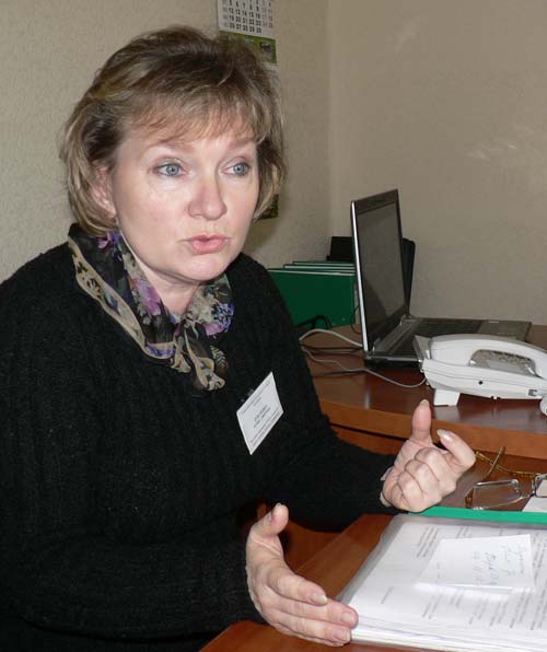 – В прошлом году через комиссию у нас прошло около 1300 дел, – рассказывает Татьяна Игнатенко. – При этом наиболее часто рассматриваются вопросы, связанные с владением двумя квартирами или квартирой и домами. А также ситуации, когда в семье есть человек трудоспособного возраста, который нигде официально не работает и не получает доходов