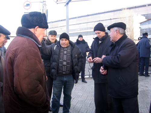 «Мы хотим увидеть, как растут наши дети и внуки! Мы хотим жить! Поэтому будем стоять до конца!», – восклицали участники акции протеста.