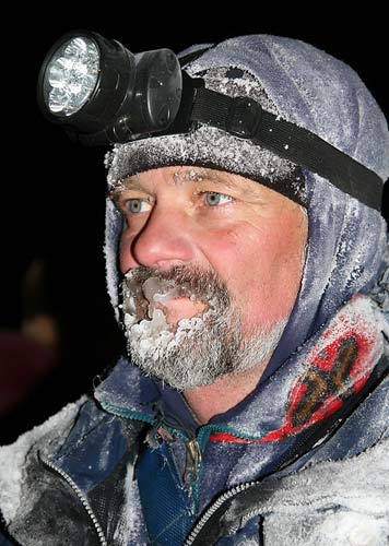 Где только не побывал днепропетровский экстремал! Во время лыжного похода на Северный полюс в составе международной экспедиции впервые установил здесь в 1995-м году сине-желтый украинский флаг