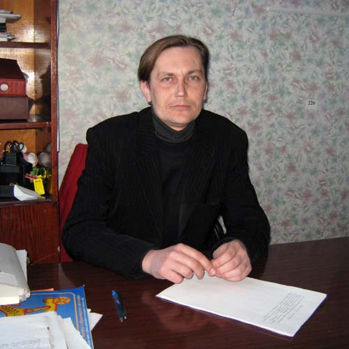 Сергей Моругин:  «Мы долго искали название – думали, как бы назвать группу, чтобы название отвечало и возрасту детей, и предъявляемым требованиям в обучении. Решили ее назвать  «Солнышко».