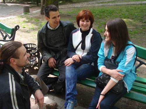 Наши гостеприимные хозяева, Мыкола и Юрчик, и мои подруги – Оля и Люда