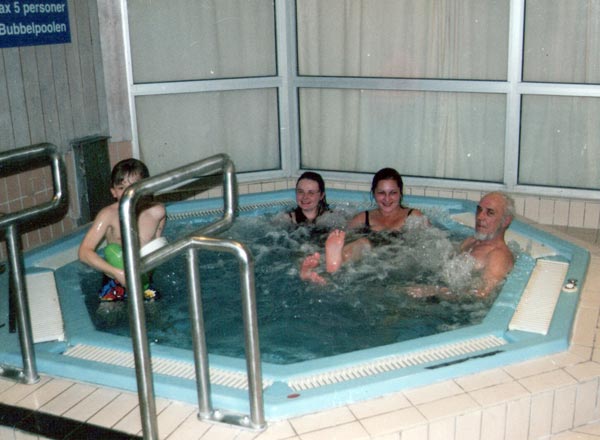 После тяжелой недели можно было иногда и расслабиться в сауне