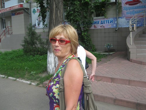 «Нисколько! Ничего бы им не дала! И для чего? Достойных нет!»