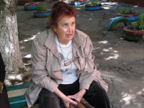 Елена Федоровна защищает родственника