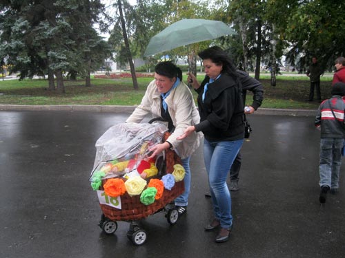 А вот и корзина едет!