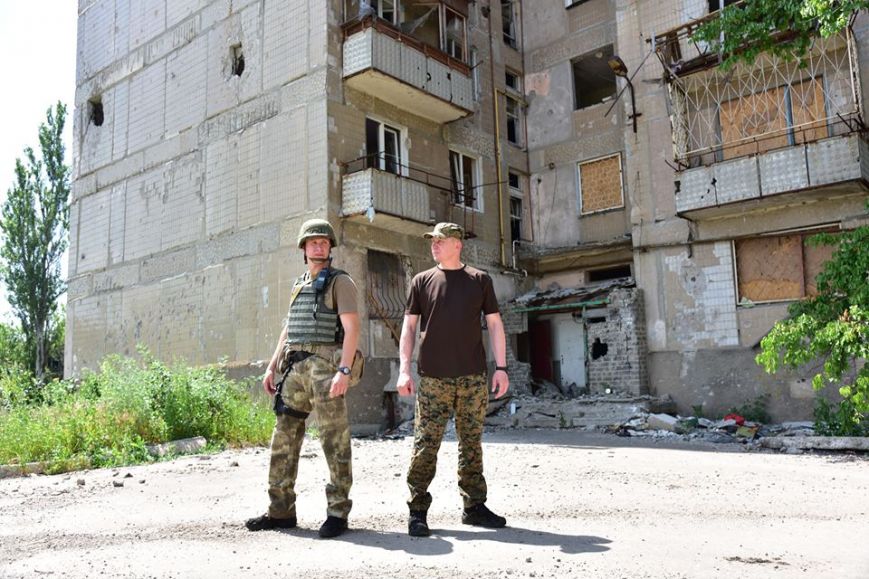 e81480b4445e3771057bc583a6c35c85