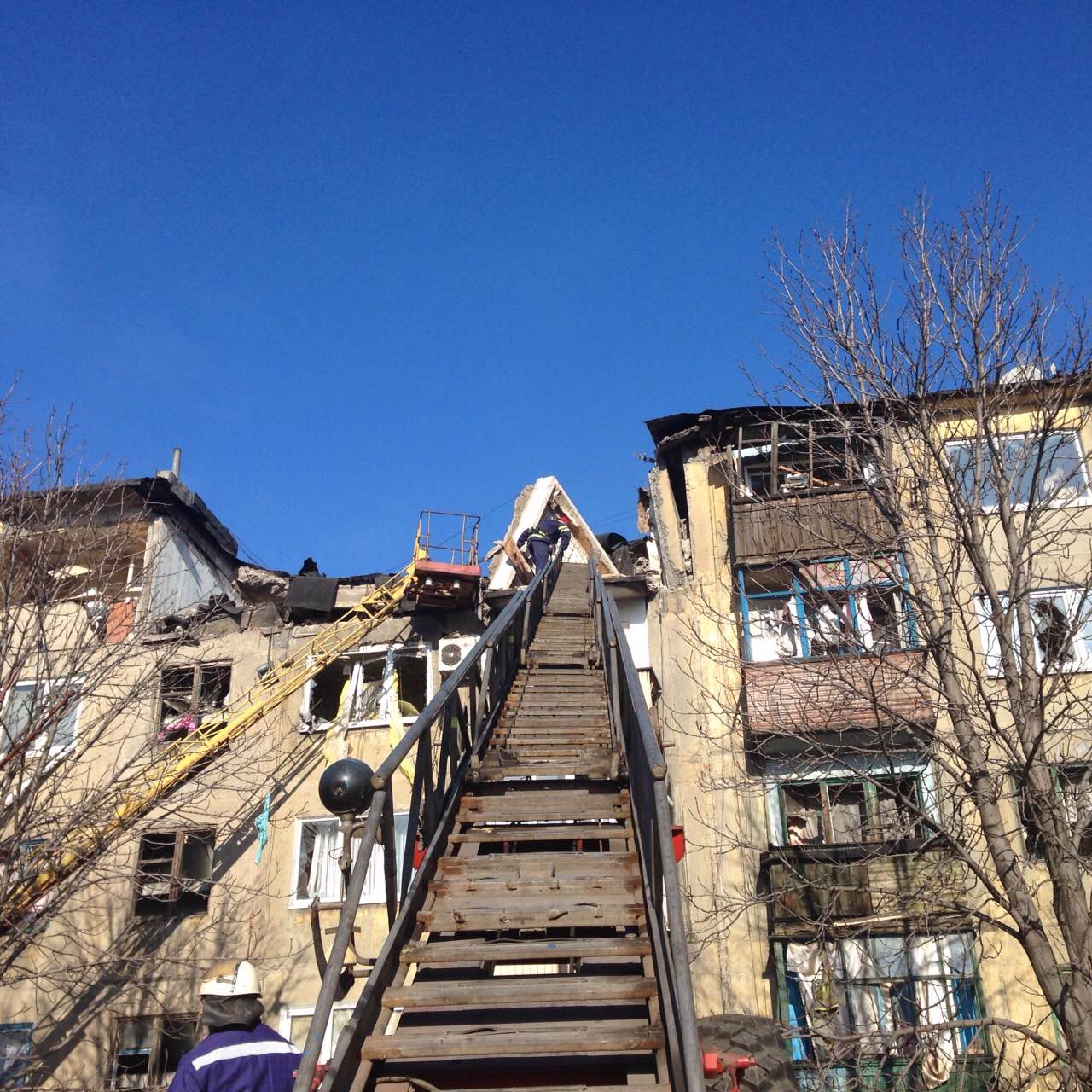 image-b820f0ed355fe37945758c26d513a7a37d904debddd1917d18d64030a582c1b9-V